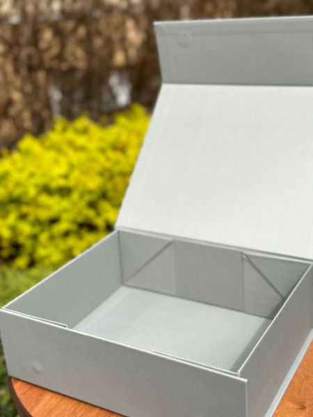 Подарункова коробка, тверда, на магнітах (Сірий колір) 02009-01 фото
